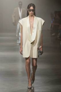 00002-mm6-maison-margiela-spring-2025-ready-to-wear-credit-gorunway.jpg