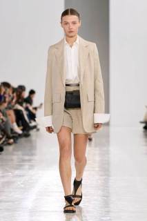 00014-max-mara-spring-2025-ready-to-wear-credit-gorunway.jpg