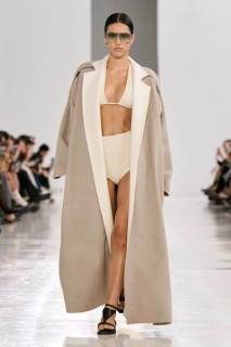 00030-max-mara-spring-2025-ready-to-wear-credit-gorunway.jpg