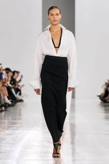 00046-max-mara-spring-2025-ready-to-wear-credit-gorunway.jpg