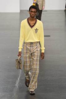 00007-fendi-spring-2025-menswear-credit-gorunway.jpg