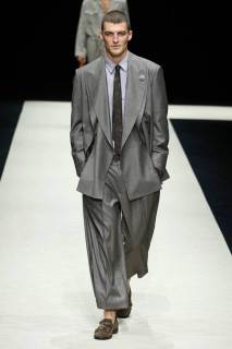 00009-emporio-armani-spring-2025-menswear-credit-gorunway.jpg