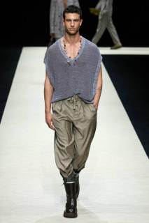 00014-emporio-armani-spring-2025-menswear-credit-gorunway.jpg