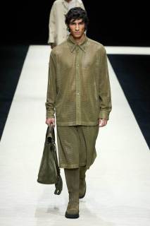 00031-emporio-armani-spring-2025-menswear-credit-gorunway.jpg