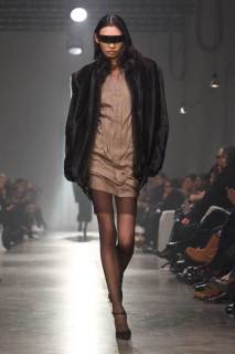 00007-mm6-maison-margiela-fall-2025-ready-to-wear-credit-gorunway.jpg