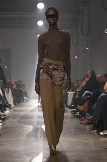 00011-mm6-maison-margiela-fall-2025-ready-to-wear-credit-gorunway.jpg