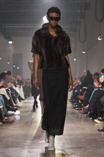 00027-mm6-maison-margiela-fall-2025-ready-to-wear-credit-gorunway.jpg