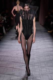 00035-nina-ricci-spring-2025-ready-to-wear-credit-gorunway.jpg