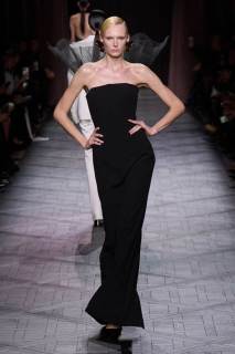 00039-nina-ricci-spring-2025-ready-to-wear-credit-gorunway.jpg