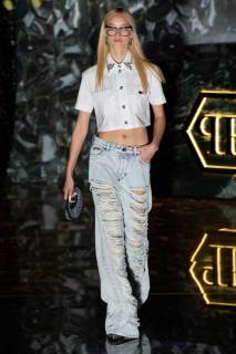 00021-philipp-plein-spring-2025-ready-to-wear-credit-gorunway.jpg