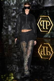 00039-philipp-plein-spring-2025-ready-to-wear-credit-gorunway.jpg