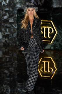 00047-philipp-plein-spring-2025-ready-to-wear-credit-gorunway.jpg