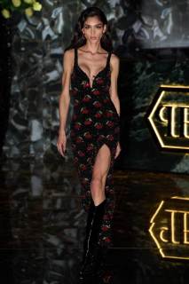 00056-philipp-plein-spring-2025-ready-to-wear-credit-gorunway.jpg