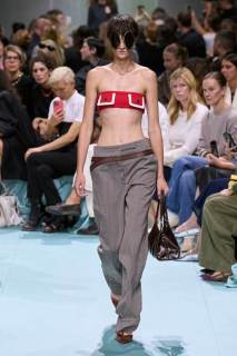 00017-prada-spring-2025-ready-to-wear-credit-gorunway.jpg