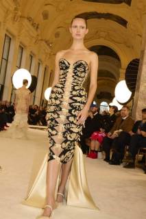 00012-schiaparelli-spring-2025-couture-credit-brand.jpg