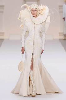 00045-thom-browne-fall-2024-couture-credit-gorunway.jpg