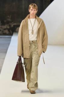 00005-tods-spring-2025-ready-to-wear-credit-gorunway.jpg