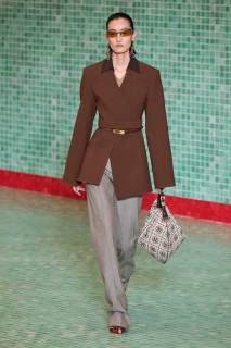 00002-tory-burch-spring-2025-ready-to-wear-credit-gorunway.jpg