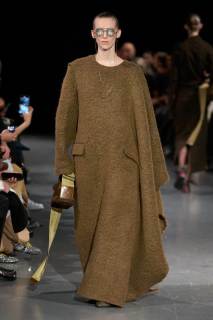 00004-uma-wang-fall-2025-ready-to-wear-credit-gorunway.jpg