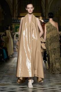 00029-uma-wang-spring-2025-ready-to-wear-credit-gorunway.jpg