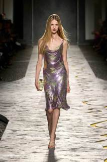 00061-versace-spring-2025-ready-to-wear-credit-gorunway.jpg