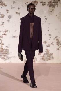 00003-victoria-beckham-fall-2025-ready-to-wear-credit-brand.jpg