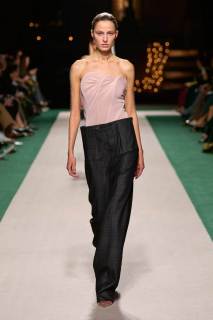 00033-victoria-beckham-spring-2025-ready-to-wear-credit-gorunway.jpg