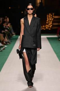 00037-victoria-beckham-spring-2025-ready-to-wear-credit-gorunway.jpg