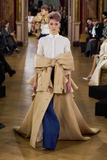 00008-viktor-and-rolf-spring-2025-couture-credit-gorunway